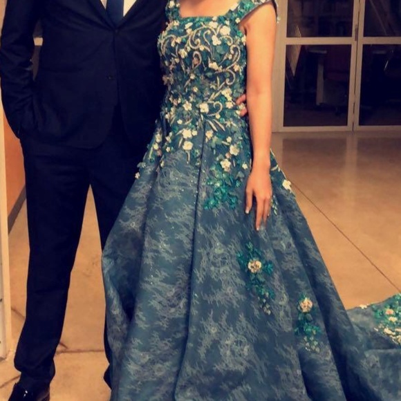 Engagement gown - Picture 1 of 5